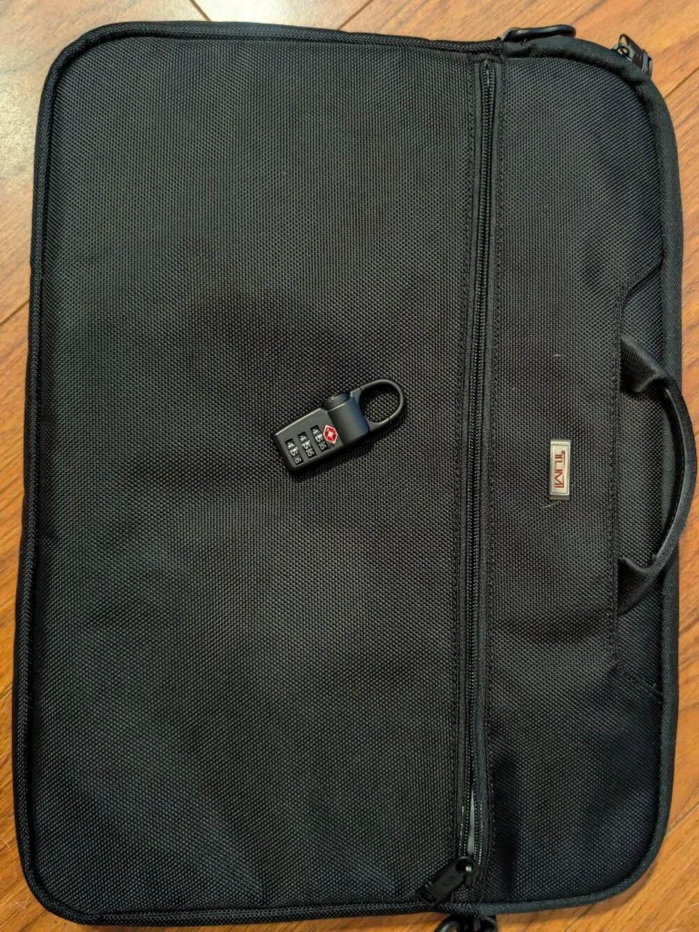 Tumi Alpha Deluxe 4-Wheeled Laptop Case Brief - Black | Gently Used